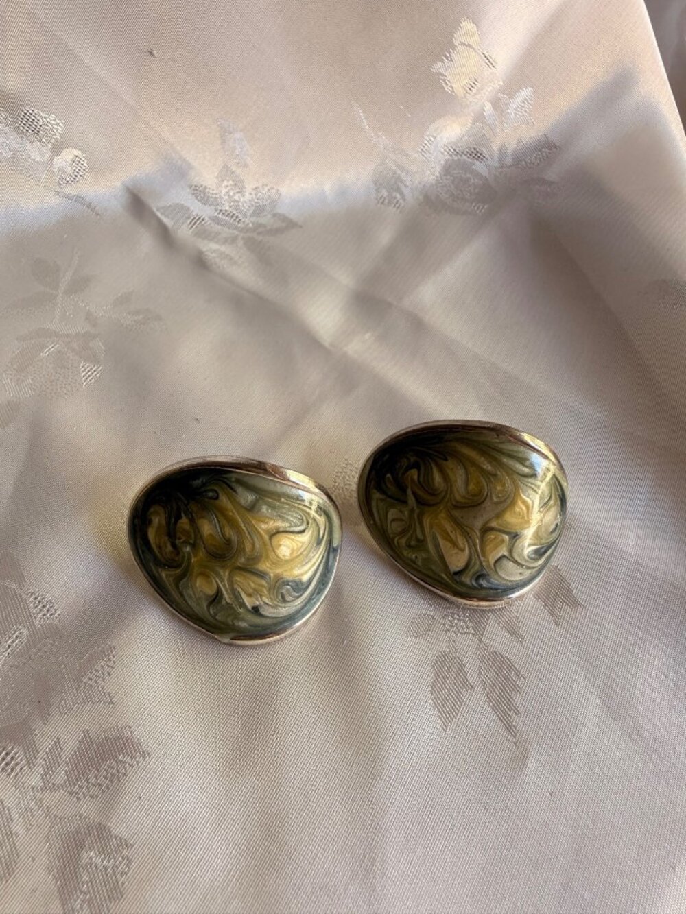 Vintage Gold-tone Abstract Swirl Enamel Full Lobe Earrings